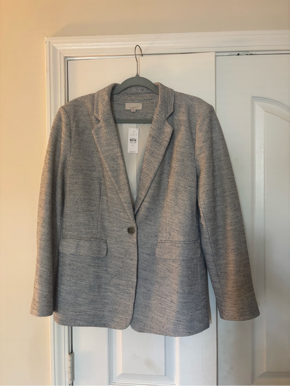 LOFT NWT Light Gray Textured Single-Button Blazer